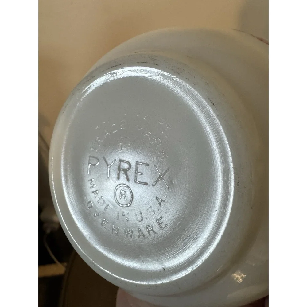 Pyrex Friendship Bird Milk Glass Mixing Bowl Flaw Faded